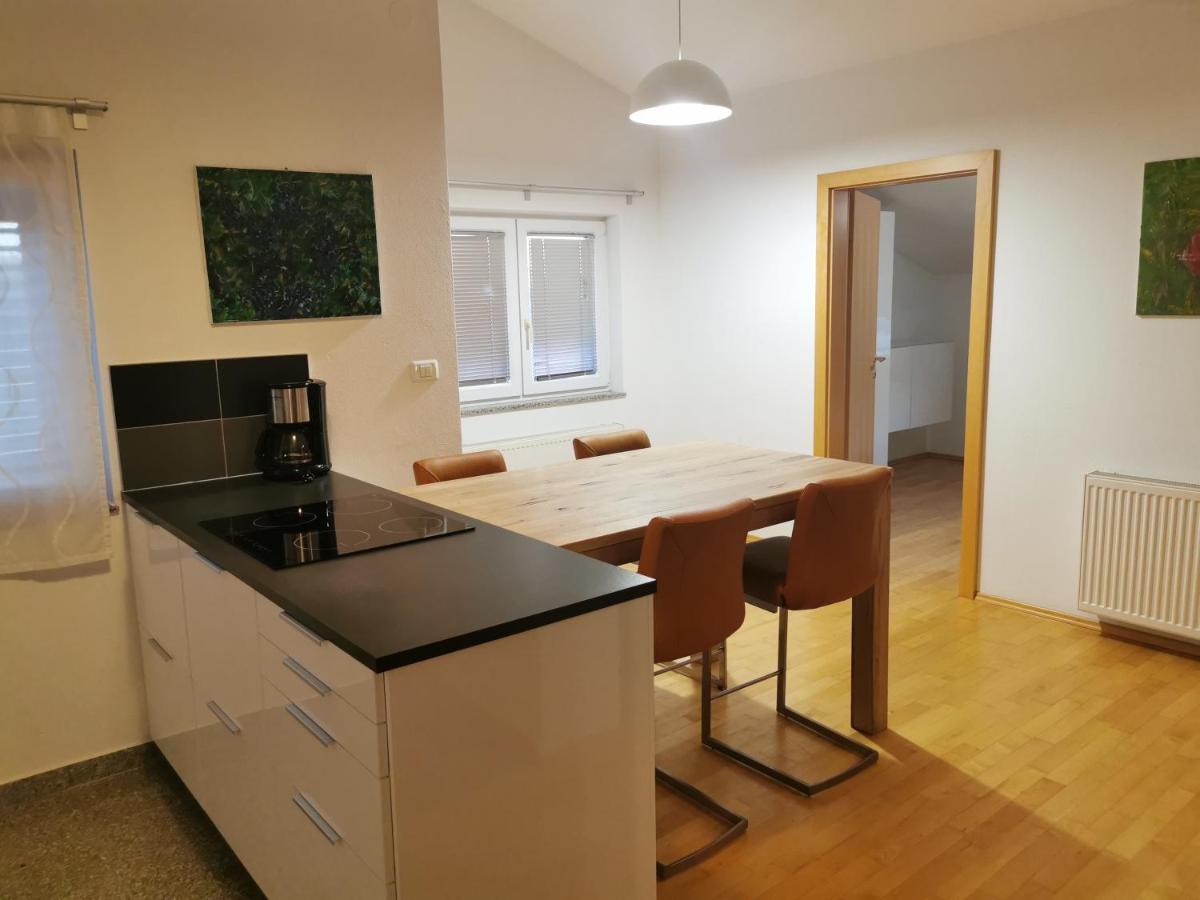 Bc Apartments - Mit Zentralheizung Сень Экстерьер фото