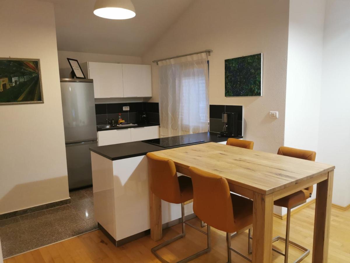 Bc Apartments - Mit Zentralheizung Сень Экстерьер фото