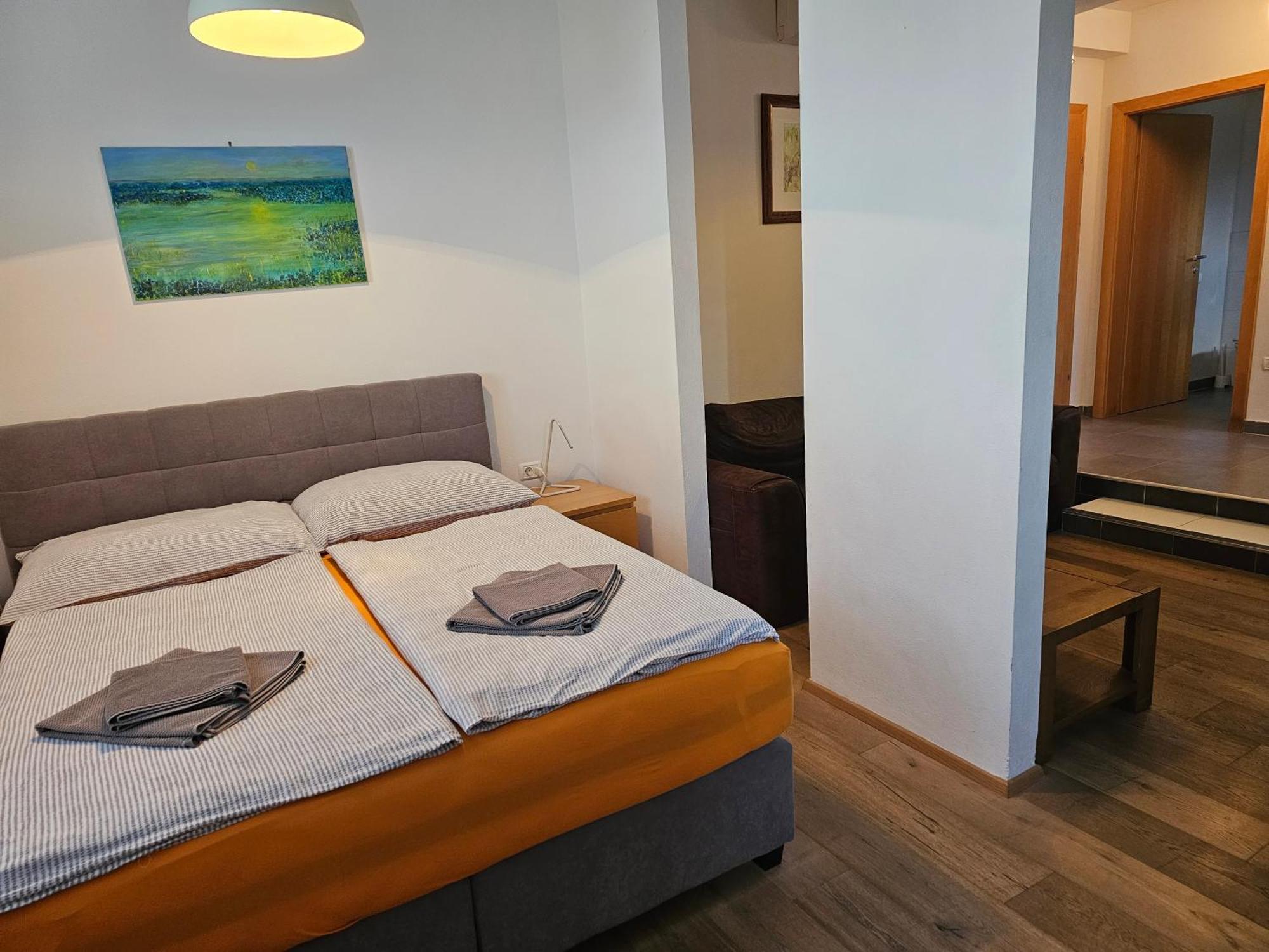 Bc Apartments - Mit Zentralheizung Сень Экстерьер фото