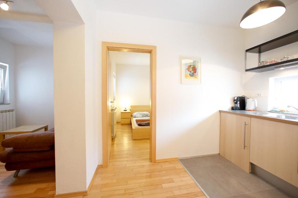 Bc Apartments - Mit Zentralheizung Сень Номер фото